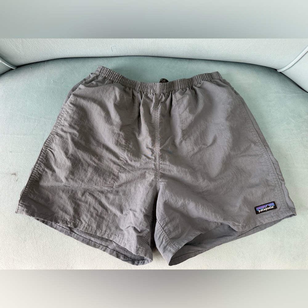 Patagonia Men’s Baggies 5”, Size M, Plume Grey